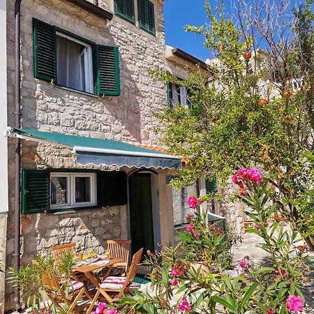 Charming Traditional Townhouse - Holiday Home Kata Jezera Εξωτερικό φωτογραφία