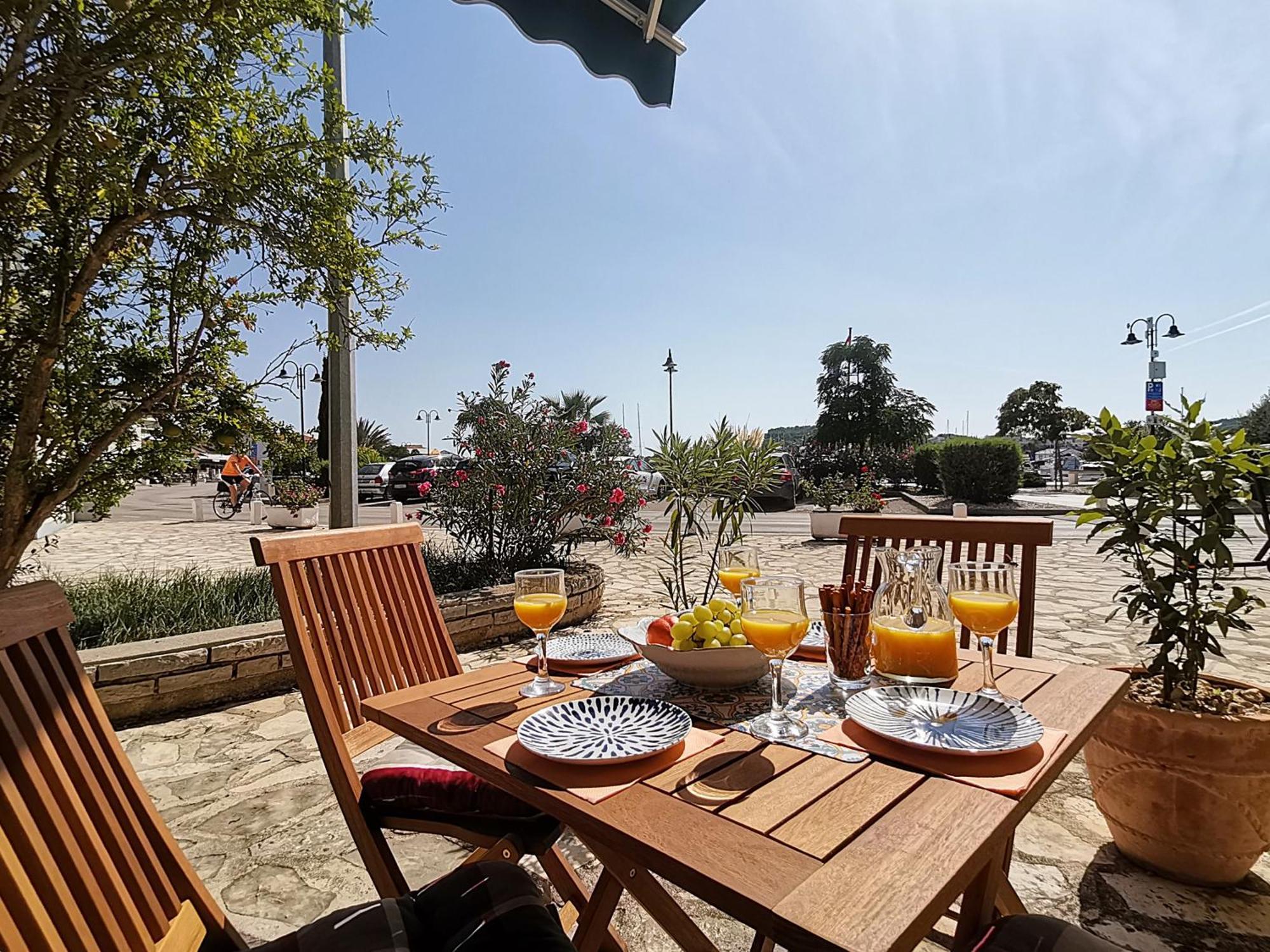 Charming Traditional Townhouse - Holiday Home Kata Jezera Εξωτερικό φωτογραφία